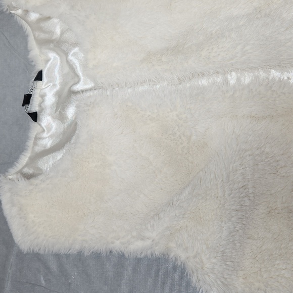 George Feaux Fur Vest - Picture 5 of 12